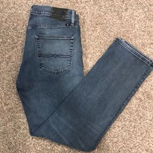 Lucky Brand 221 Straight jeans. 33x32